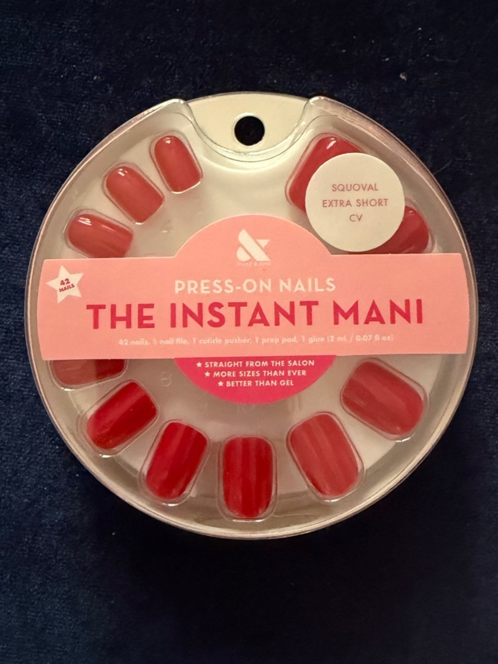 Olive & June Instant Mani Fake Nails in the shade CV (Clare Vivier) cherry red - Picture 2 of 2